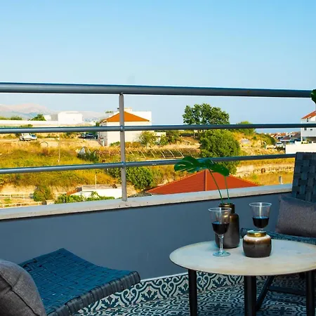 Seaside - Balcony, Sea View, Free Garage Apartamento